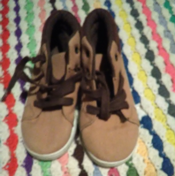 Boys Tennis Shoes - Picture 1 of 3